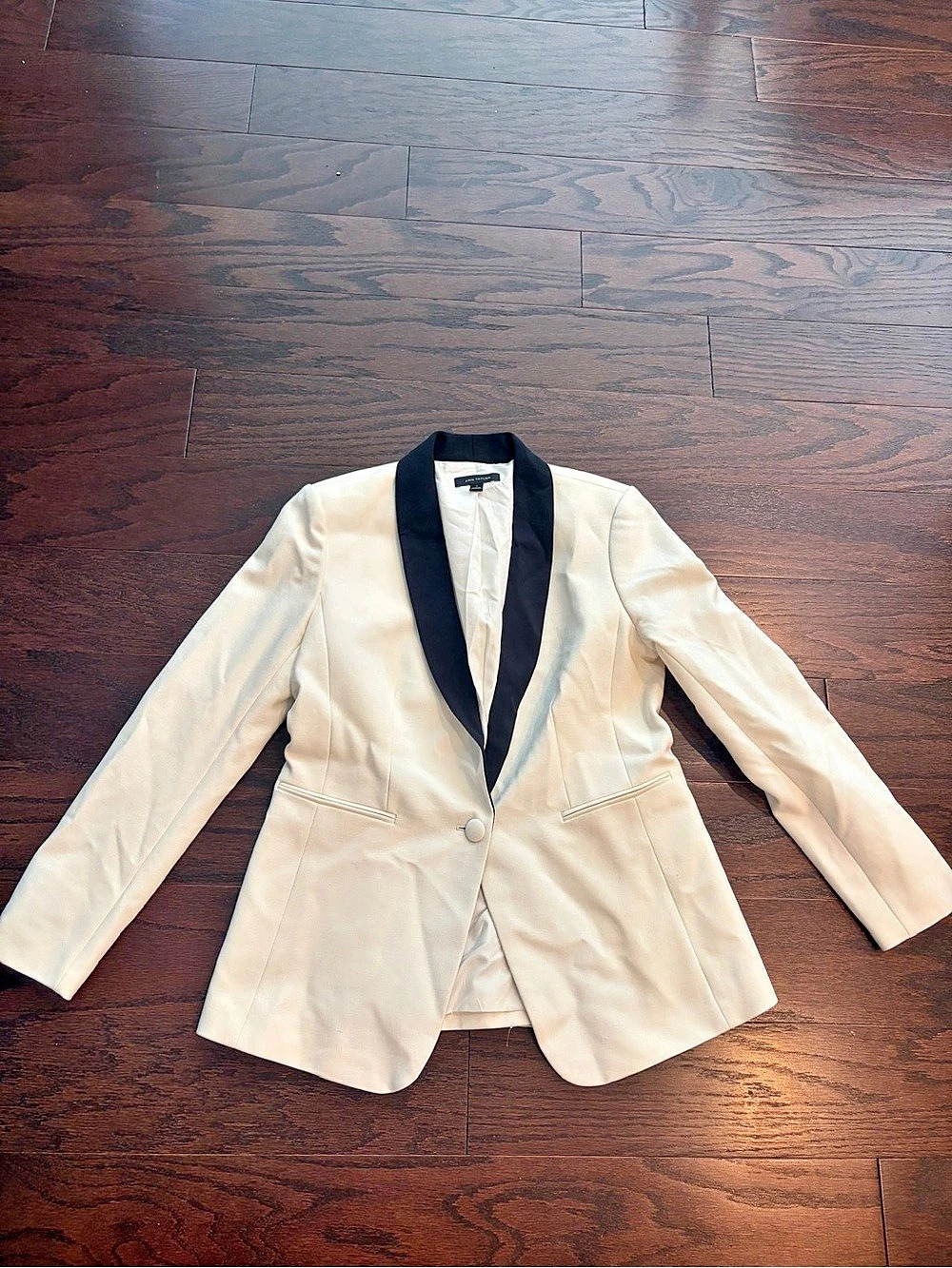 Ann Taylor Cream & Black Blazer Size 8 Like New